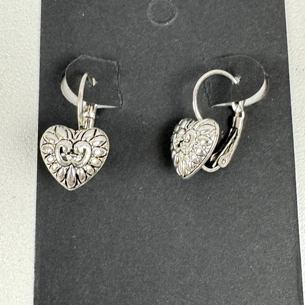 Vintage Silvertone Dangle Heart Pierced Earrings Dangle w/ latched Backs